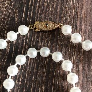 Vintage Faux Pearl Choker Necklace; White; 17"